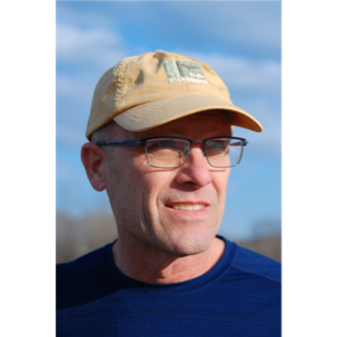 Mike Henry teaching a virtual art class for veterans.